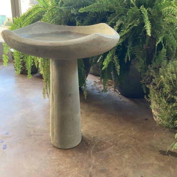 Campania Oslo Birdbath - Image 2