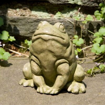 Campania Jumper Frog Statue