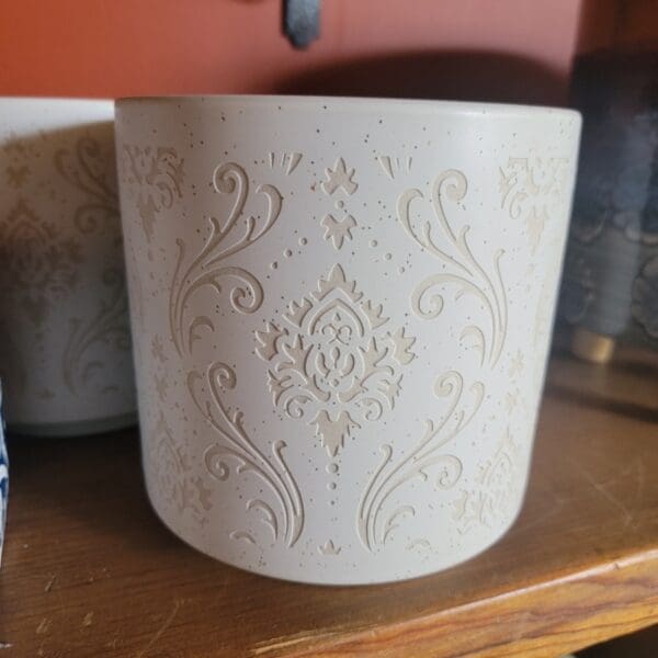 Ditzy Pattern Planter
