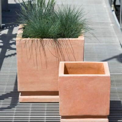 Campania Cuadros Planter - Terra Cotta