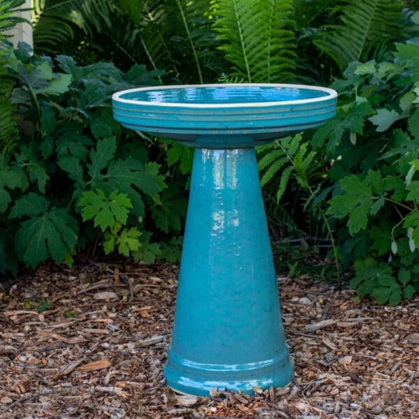 Simple Elegance Birdbath - Image 6
